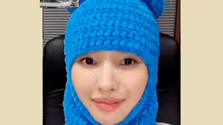 Jeon So-yeon can truly be called the Greek goddess of hair color…