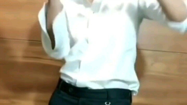 GMM: The same Thai dance, different vibes.