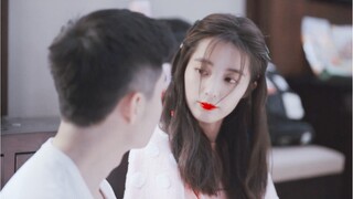 ผู้อำนวยการ! ! เธอเหมาะกับบทสนับสนุนหญิงที่กล้ารักและเกลียด! ! !
