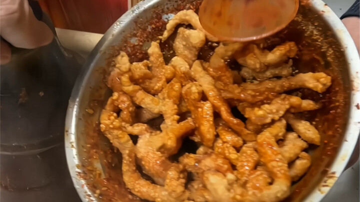 ร้านไก่ทอดเล็กๆ ของคุณลุงไก่ย่างแห่งฉางชุน ติดตั้งระบบอัจฉริยะทั้งร้าน ทำเอาตะลึงไปเลย!