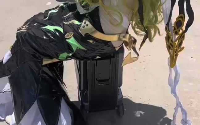 Shocking! Dr. Möbius’s mode of transportation revealed?