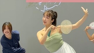 [Sanheyu] Why does the street dance teacher get stuck while performing folk dance?