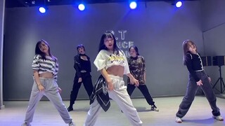 blackpink super terbakar dan super goreng! Lompatan sudah berakhir! Saudari, lompatlah