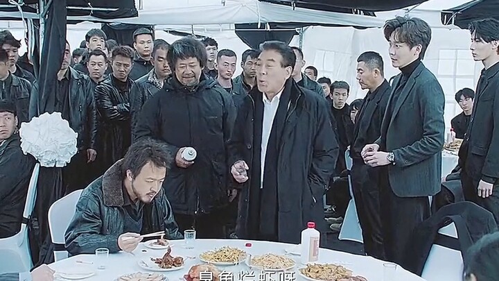 Rich and powerful young Master Zhao is so arrogant that he doesn’t even respect the criminal police!