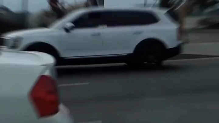 Di jalanan Los Angeles, kamu bisa melihat apa saja.