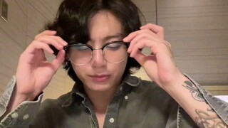 Jk cool birthday greeting to Jimin