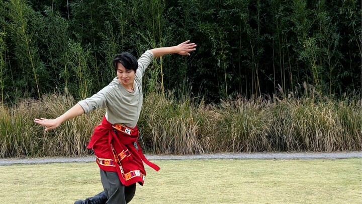 Tibetan Dance "Welcoming Wine and Joyful Song"