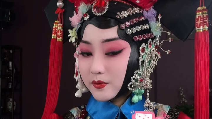 Giờ ăn tối, muốn ăn gì thì tự lấy nhé.