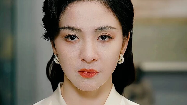 A genius female painter in prison catches the eye of a powerful femme fatale from Shanghai, and从此 he