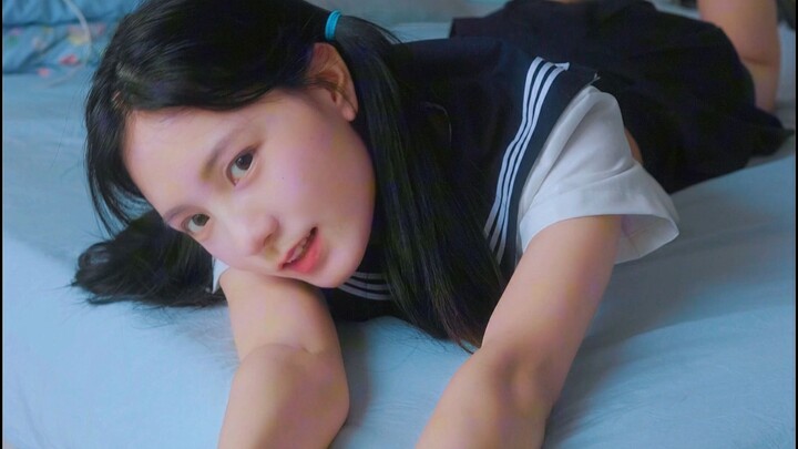 Fourteen female classmates take turns taking your picture | JK Daily Life