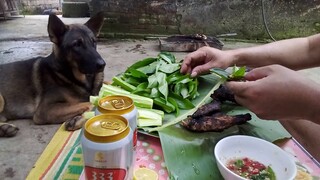 Cá nướng cháy kiểu khác người của Biển