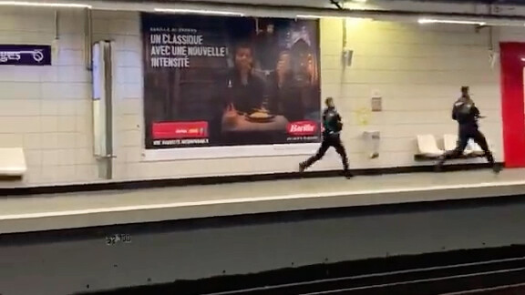 终于知道法国警察为什么这么难破案了……