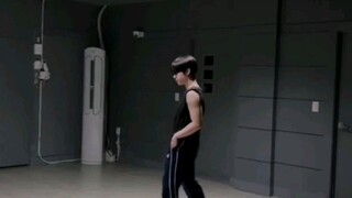 [Bian Xianmin] Ah, watching this guy dance is truly addictive!