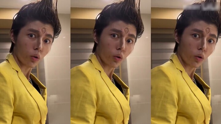 Sebuah organisasi yang mampu bersaing dengan empat ikun besar muncul! Penyihir biru berhasil menjadi