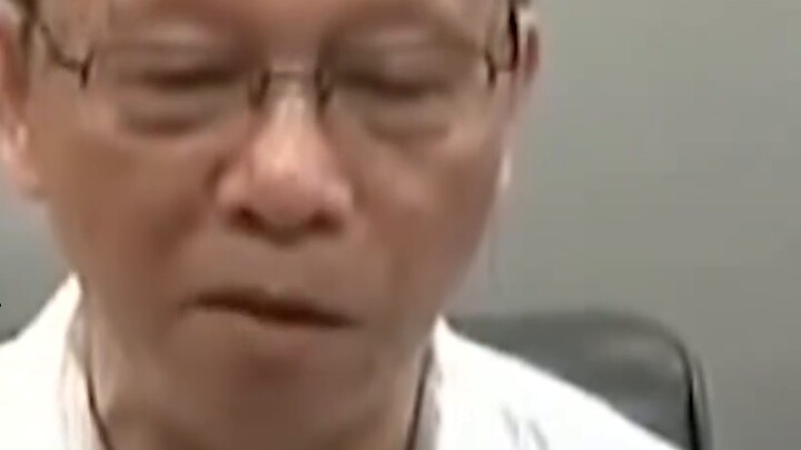 Một bé gái 13 tuổi bị ám ảnh bởi một nhóm nhạc nam Hàn Quốc nên đã bị cha mình chém chết. Phán quyết