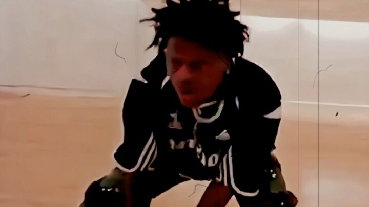 Anh chàng cường giáp không nhịn được nhào lộn trước nhóm nhạc nữ Kpop Hàn Quốc Kiss Of Life, vô tình