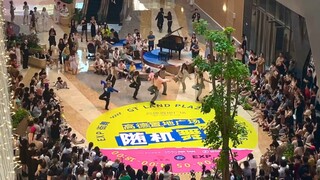 起猛了！看到EXO在国内商场Cream Soda现场？