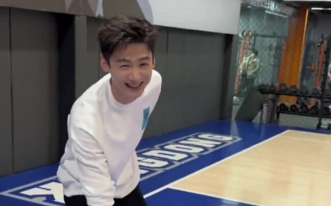 “Bai Jingting” has a standing reach of 3.10 meters and a standing long jump of 3 meters—Xiaobai sure