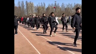 “原来体育生都练这个啊”