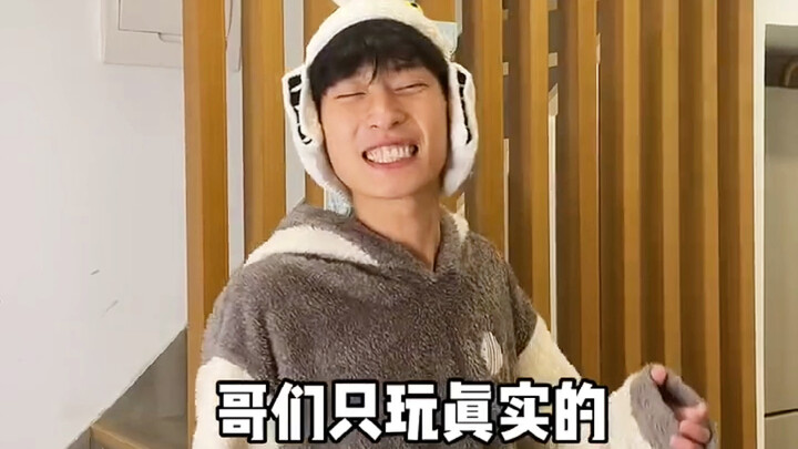 Mau main Werewolf nggak? Ada serigala asli 🐺