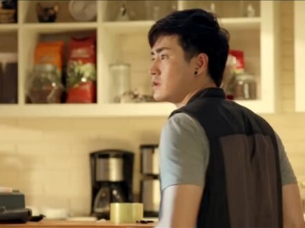 Si cantik berusaha memperbaiki diri demi rekonsiliasi dengan sang pacar, tapi si pacar justru menyes