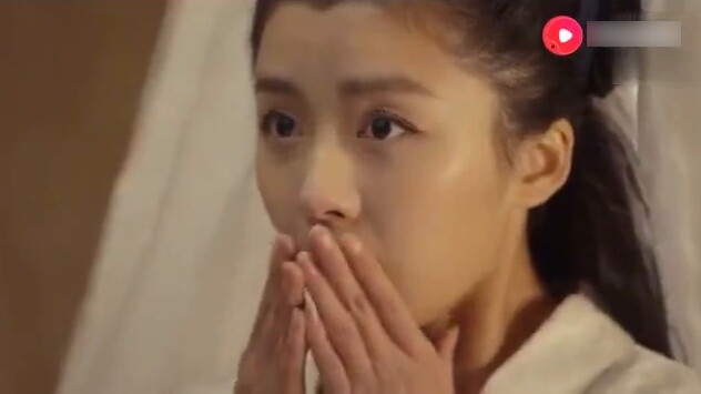 My name is Wang Dachui. This white lady is a bit awkward.