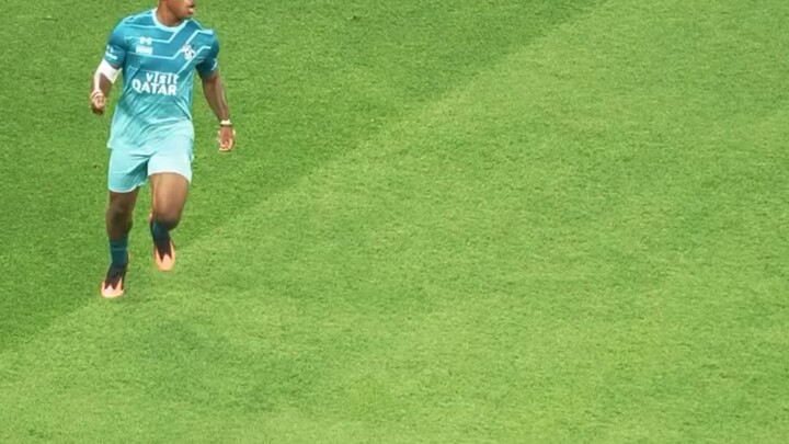 การเปิดบอลของสปีด นักฟุตบอลชื่อดังนั้นเป็นอย่างไรนะ?