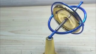 Intuitively experience the magical conservation of angular momentum