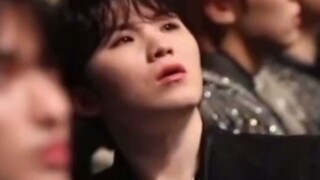 "Hiss, why is she wearing such short clothes while dancing (cat frowning gif)" Seventeen Lee Ji-hoon