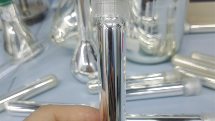 Sejak mempelajari cermin perak, laboratorium telah...