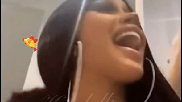 คริสต์มาสก็ต้องเป็น "ชุดครอบครัวคริสต์มาส" ของพี่กาเท่านั้น