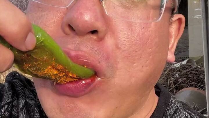 辣椒这玩意辣两头啊