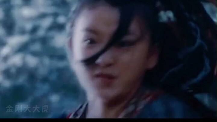 هذا سخيف جدًا! هل ما زلتم بحاجة إلى طفل ليعلمكم كيفية تصوير مشاهد القتال؟