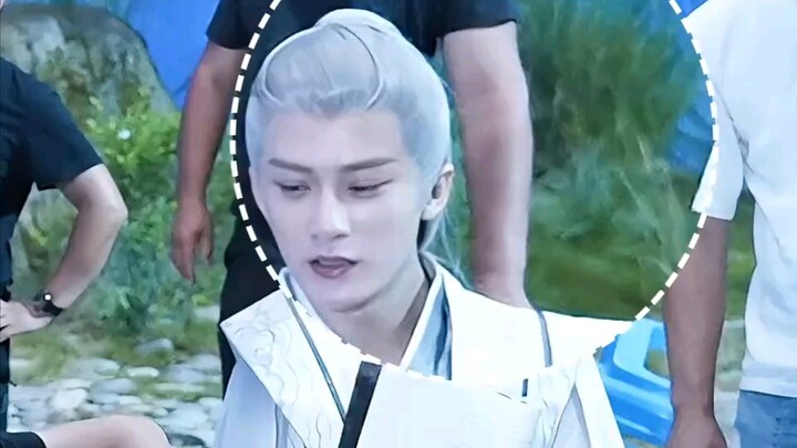 A man who wants to be strong all his life Haha Liuzi's behind-the-scenes [Tan Jianci]