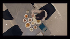 After Hong Xizhu was kidnapped and returned home safely, she ate like crazy. She needed food to comf