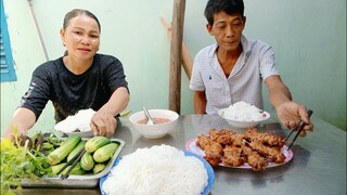 Tư làm món bún thịt nướng thơm ngon hấp dẫn