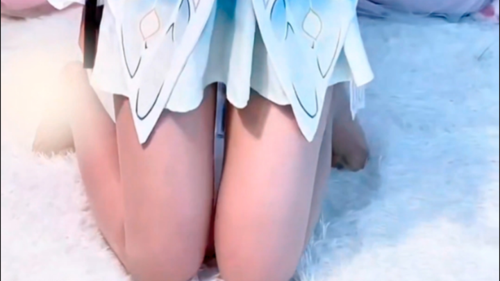 It's Lumine, but she's so slippery... Honkai Impact: Star Rail Lumine cosplay