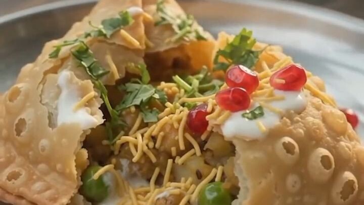 Crispy Samosa Turns Into Delicious Samosa Chaat 🤤🔥 | Indian Street Food