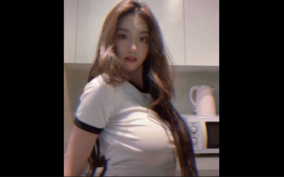 “18 tuổi mà thích kiểu này, có bình thường không?”