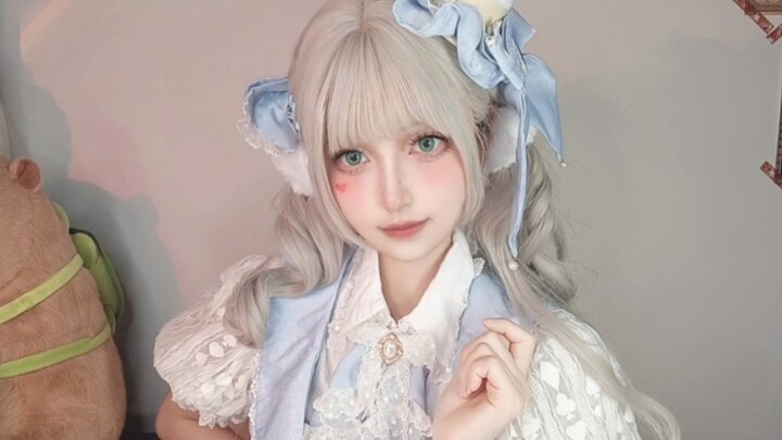 Tonight, as the moon rises, I've come to steal your heart—Miss Phantom Thief, at your service!