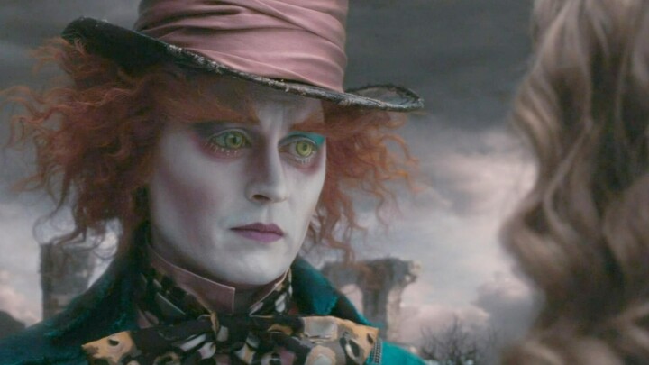 [Mad Hatter x Alice] Do you know why a crow looks like a desk? (The answer is at the end of the film