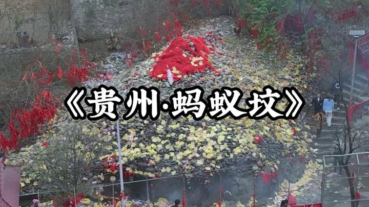 Makam di depan mata ini ternyata dikuburkan kembali oleh semut, dan juga dikenal oleh penduduk setem