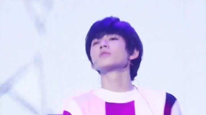 [Song Yaxuan] Ngành giải trí trong nước sắp sụp đổ sao? Chúng ta chỉ là những ca sĩ và vũ công vô dụ