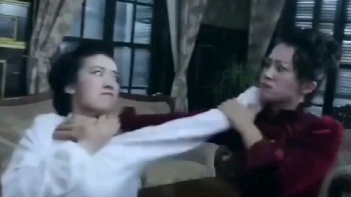 [หนังจีนเก่า] คัทซีนต่อสู้ผู้หญิงกับผู้หญิง ฝีมือไม่ต่างกับผู้ชายเลย