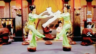 Dance moves in historical dramas weren't complicated either, yet they were full of charm.