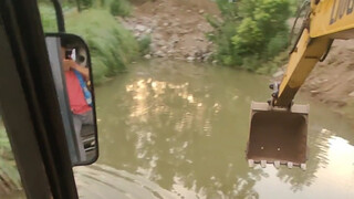 Teach you to drive an excavator in one minute