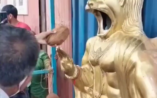 Buddha: Aku akan mengurangi setengah dari pahala Anda