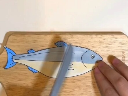 ดูเหมือนคนทำอาหารกำลังทำอาหารอยู่