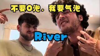 أحد الأعمال الرائعة الأخرى من صاحب صوت الفقاعات، إعادة غناء أغنية River
