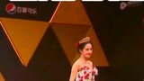 [Dilraba Dilmurat] The correct way to open the red carpet of the Starlight Awards (please wear headp